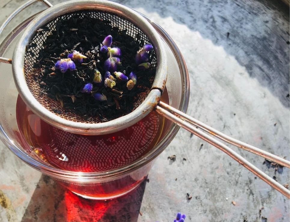 La infusión de lavanda tiene un efecto calmante sobre la mente y las emociones